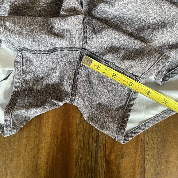 Lululemon Tracker Short V - Picture 5 of 10